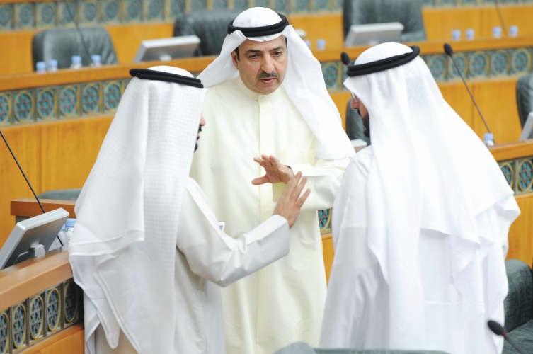 جمال العمر وسعدون حماد ودمحمد الحويلة﻿