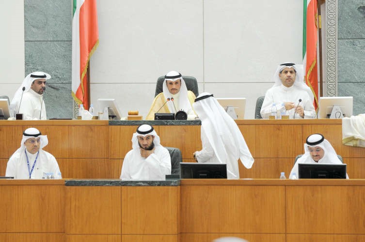 الرئيس الغانم وراكان النصف ودعودة الرويعي على المنصة﻿