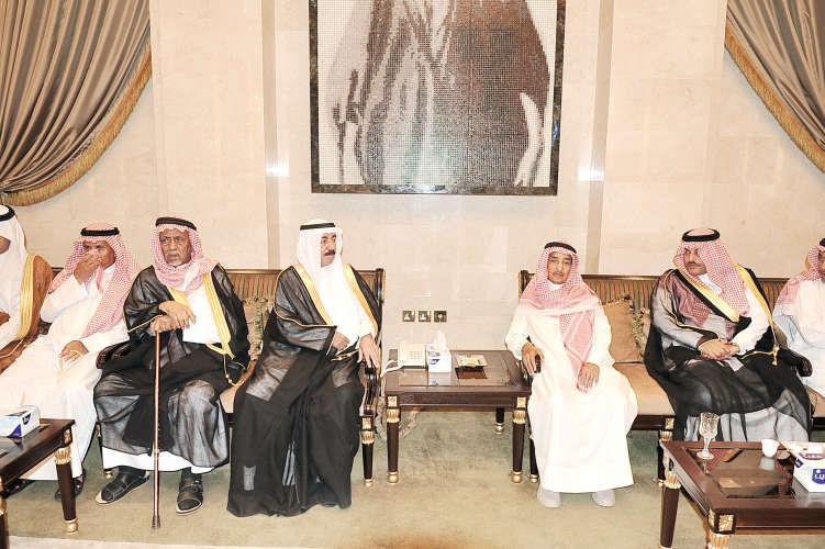 مبارك الحجرف بين الحضور﻿