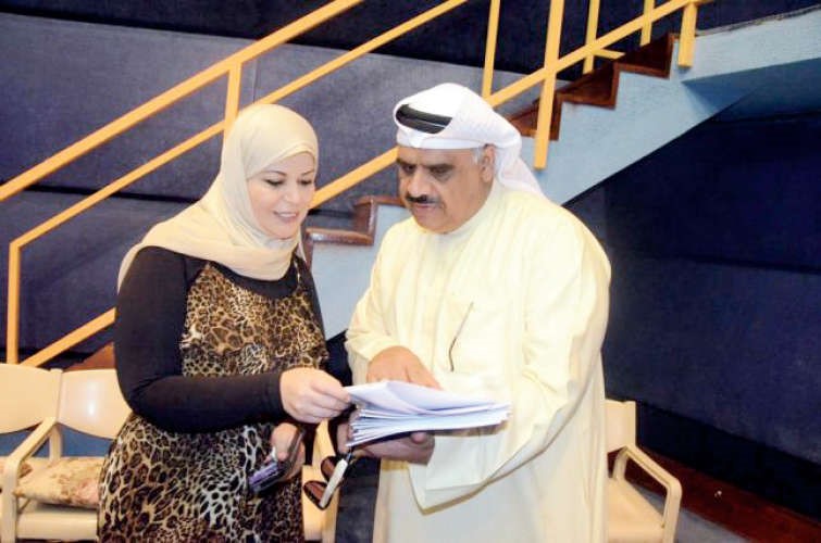 الجندي مع النجم داود حسين اثناء تسجيلالمسلسلالاذاعي ابو الحريم﻿
