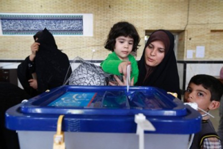 فوز حلفاء روحاني في الانتخابات التشريعية في إيران 