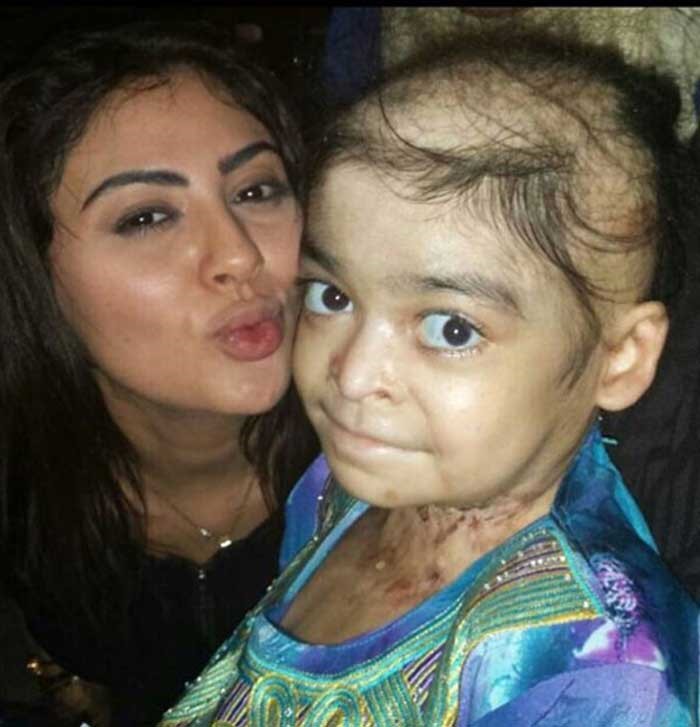 مريم حسين تنعي أصغر معجباتها وتنشر صورة معها.. تعرف على قصتها المأساوية