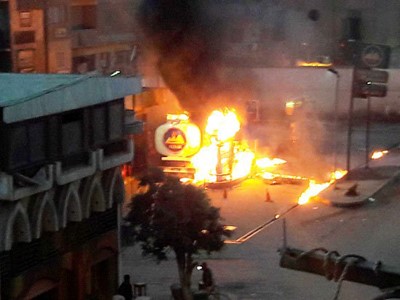 بالصور.. نشوب حريق هائل فى محطة وقود بمصر