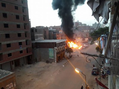 بالصور.. نشوب حريق هائل فى محطة وقود بمصر