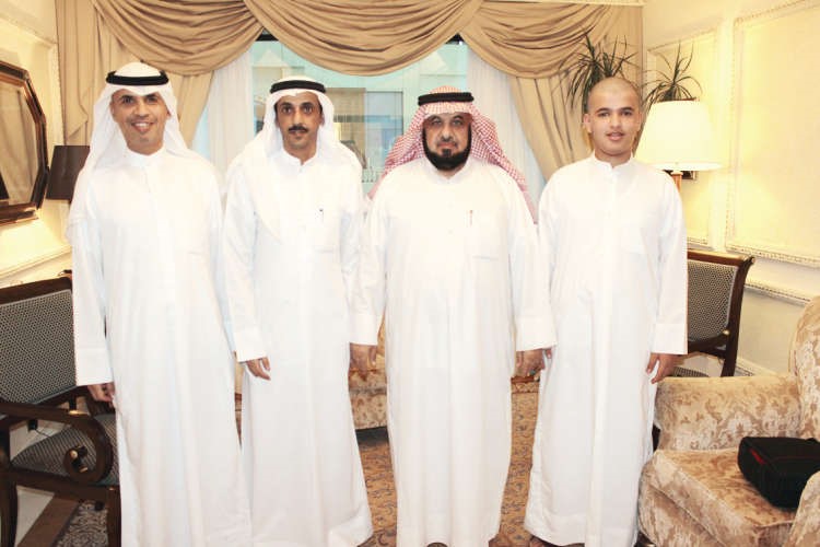 خالد المطيري مع الوفد الاداري للرحلة ﻿