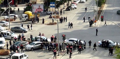 بالفيديو والصور.. قتيل و13 جريحا في هجوم على مركز للشرطة في مدينة غازي عنتاب بتركيا
