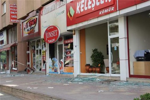بالفيديو والصور.. قتيل و13 جريحا في هجوم على مركز للشرطة في مدينة غازي عنتاب بتركيا