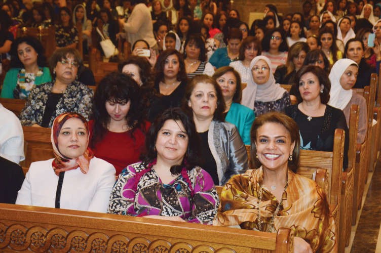 دنرمين الحوطي ونجلاء النقي بين الحضور﻿