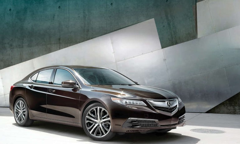 TLX السيدان الرياضية