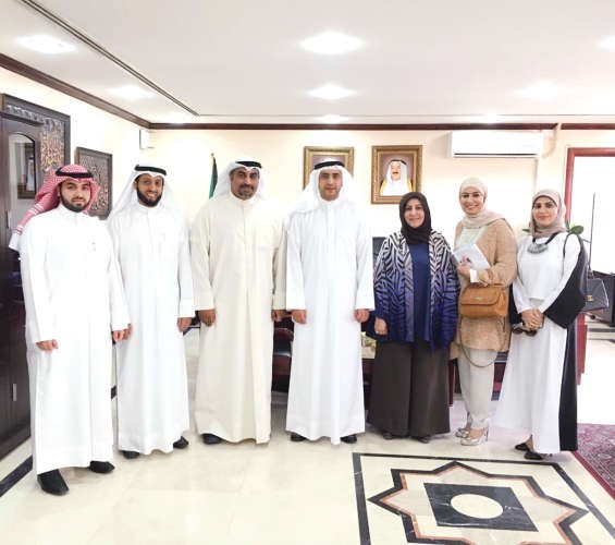 د هيثم الاثري مستقبلا وفد جمعية المعلمين﻿