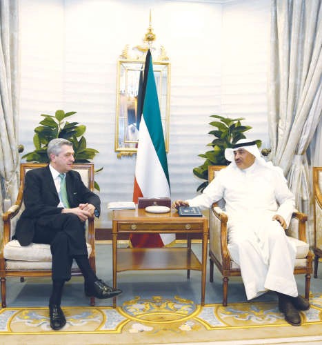 الشيخ صباح الخالد مستقبلا فيليبو غراندي﻿