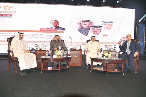 الشيخ د مشعل الجابر وعبدالله الشاهين وحسام شبكشي﻿

