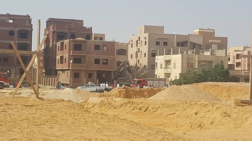 بالفيديو والصور.. مصر: إصابة 8 أشخاص في انهيار عقار سكني تحت الإنشاء بالشروق 