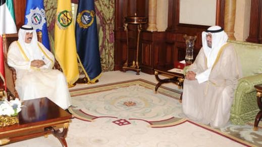 سمو ولي العهد الشيخ نواف الاحمد مستقبلا الشيخ ثامر العلي﻿