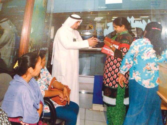 اثناء مداهمة احد المجمعات التجارية﻿