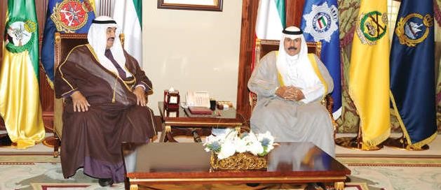 سمو ولي العهد الشيخ نواف الاحمد مستقبلا سمو الشيخ ناصر المحمد﻿