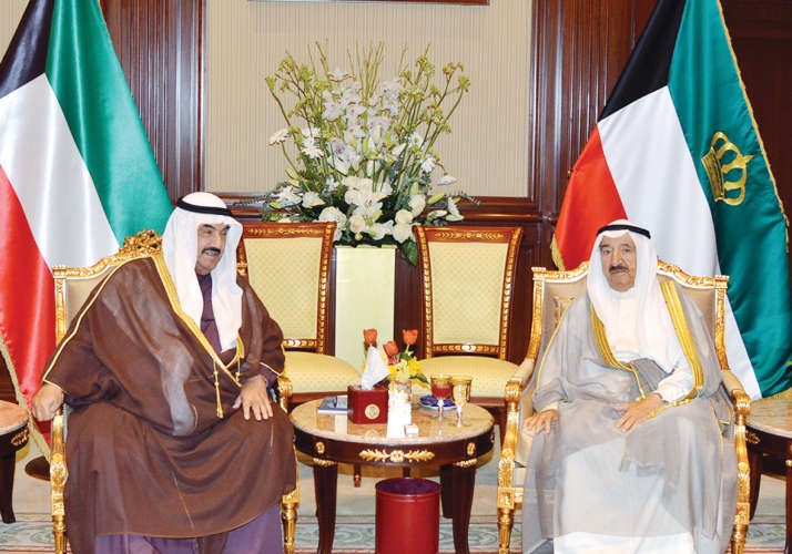 صاحب السمو الامير الشيخ صباح الاحمد مستقبلا سمو الشيخ ناصر المحمد﻿