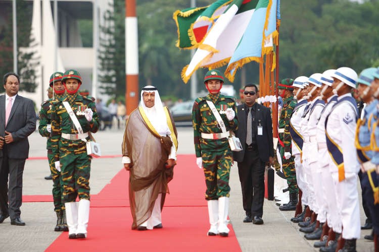 سمو رئيس الوزراء الشيخ جابر المبارك خلال مراسم الاستقبال﻿