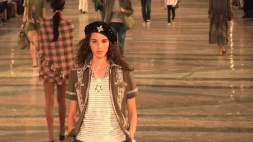 بالفيديو.. "شانيل" تعرض أزياءها في العاصمة الكوبية للمرة الاولى