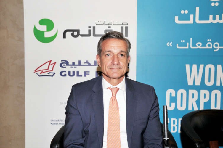جورج لامبروس ﻿