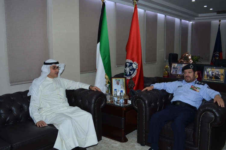 الفريق الانصاري في حديث يجمعه مع السفير نجيب البدر﻿