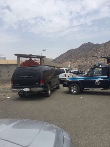 القوات الامنية السعودية خلال محاصرتها الارهابيين في منطقة وادي نعمان بمكة المكرمة 	العربيةنت ﻿