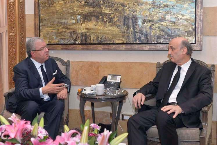 وزير الداخلية نهاد المشنوق مستقبلا رئيس حزب القوات اللبنانية سمير جعجعمحمود الطويل﻿