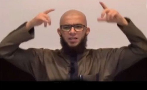 بالفيديو.. داعية سعودي يحرم 4 رموز تعبيرية على واتساب.. منها هالة الشيطان واليدين الملتصقتين