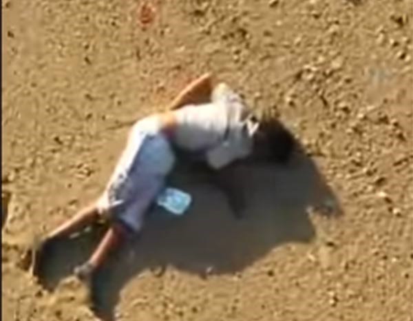 بالفيديو.. شخص يلقي بنفسه من فوق جسر بجدة دون أن يفارق الحياة