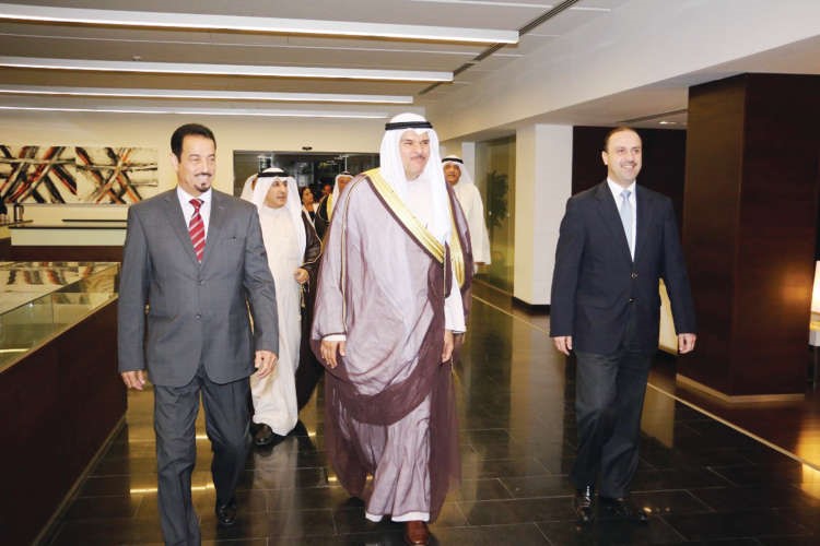 الشيخ سلمان الحمود والشيخ د حمد الدعيج ودمحمد المومني
