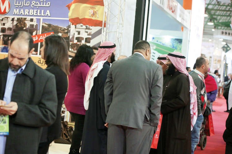 اقبال جماهيري على معارض اسكان جلوبل العقارية﻿