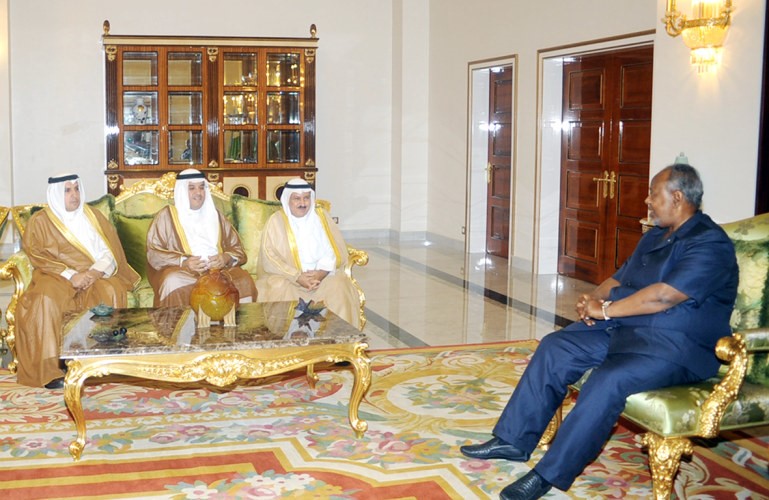 جانب من لقاء رئيس جيبوتي اسماعيل عمر جيله وممثل صاحب السمو الامير والوفد المرافق