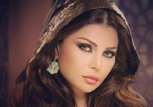بالفيديو.. اعلامي مصري يردح لهيفاء وهبي: اعمليه أحمر يا حاجة.. صوتي ياللي ما انتيش غرمانة !