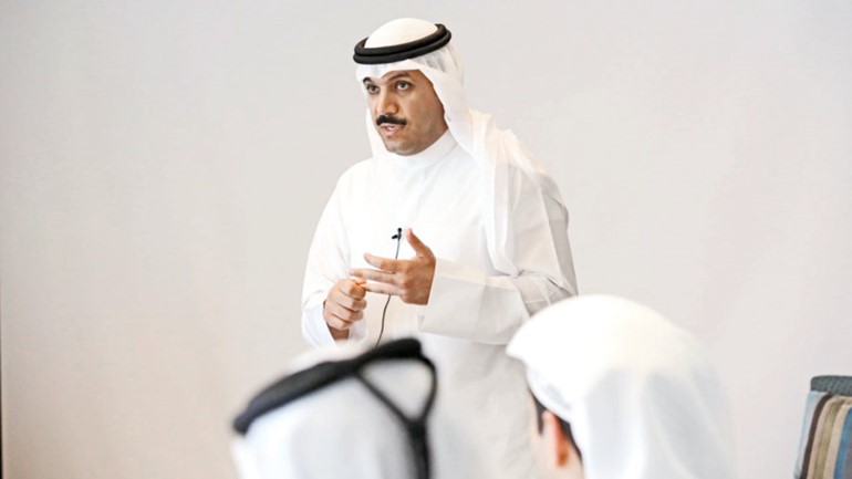 دمحمد الهاشل خلال كلمته في اختتام الحلقة النقاشية 