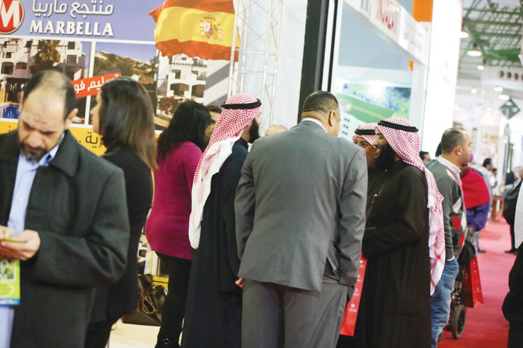 جانب من احد معارض النخبة