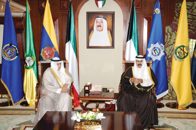 سمو ولي العهد الشيخ نواف الاحمد مستقبلا الشيخ خالد الجراح 