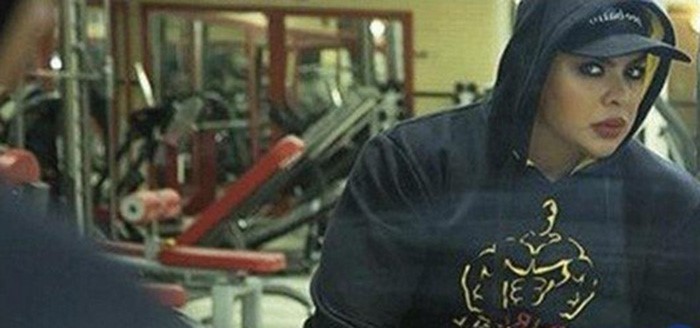 بالصور.. جسد أول ايرانية محترفة " كمال أجسام" غريب على الإيرانيات