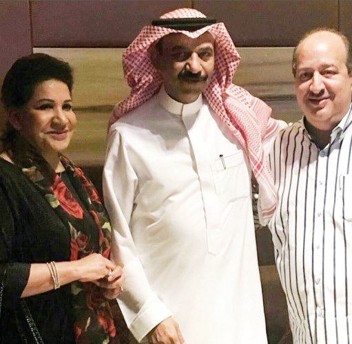 الجوهر يتوسط سعاد عبدالله وعامر الصباح﻿