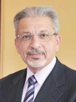 السفير السعودي بمصر يقيم دعوى قضائية ضد أيمن نور