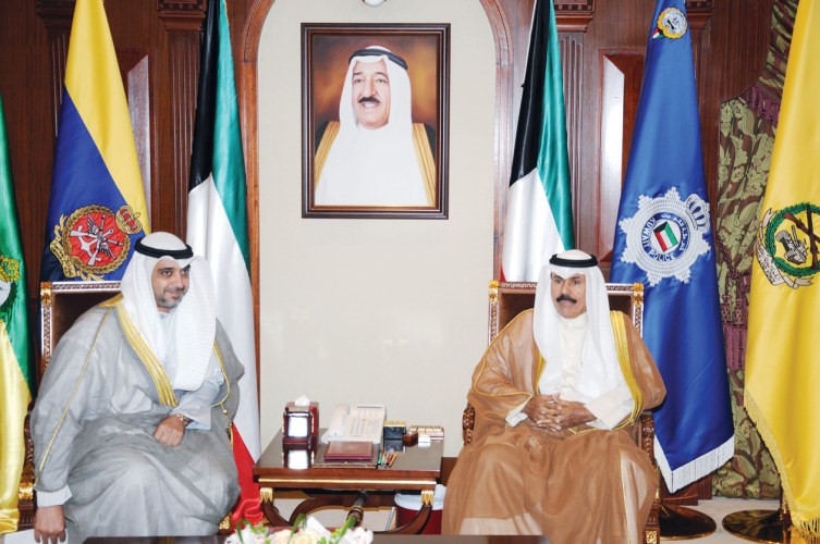 سمو ولي العهد الشيخ نواف الاحمد مستقبلا الشيخ محمد العبدالله﻿