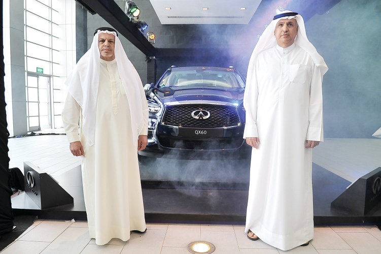 خالد البابطين وصالح البابطين بعد الكشف عن انفينيتي QX60