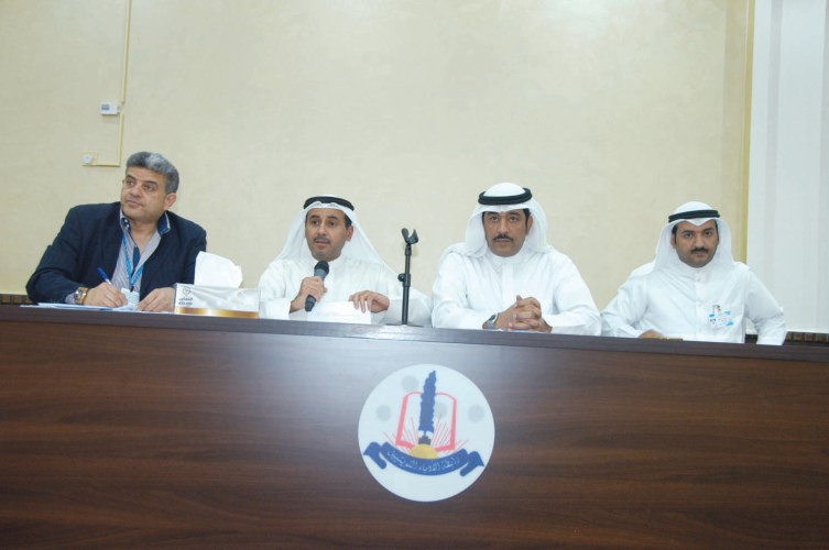  جانب من الجمعية العمومية لرابطة الادباءمحمد هاشم
