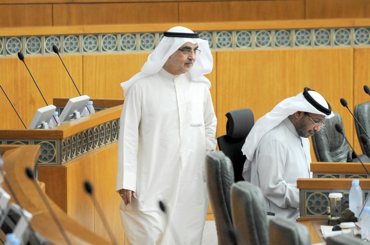 احمد لاري﻿