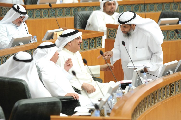 نقاش بين دعبدالرحمن الجيران وكامل العوضي ﻿