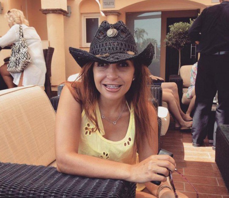  بالصور.. حسين فهمي يطلق زوجته السعودية.. ولماذا امتنعت عن التعليق  على الطلاق ؟