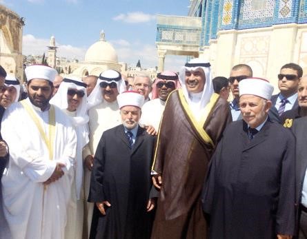 الشيخ صباح الخالد اثناء زيارته الى القدس في سبتمبر 2014﻿