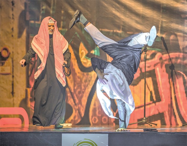 فرقة شياب: نحارب الانخداع بالمظاهر.. والأعمال «اليديدة» وسيلتنا للتسويق 