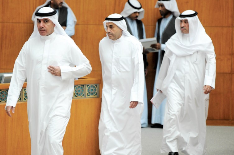 محمد طنا ودعبدالله الطريجي وماضي الهاجري 