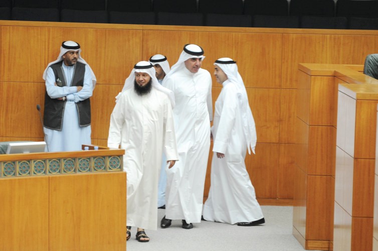 داحمد مطيع وماضي الهاجري ودعبدالله الطريجي