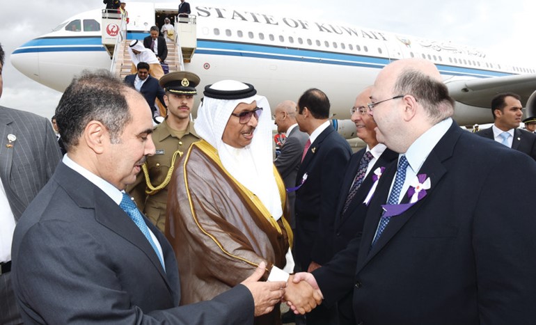 سمو الشيخ جابر المبارك محييا مستقبليه ﻿